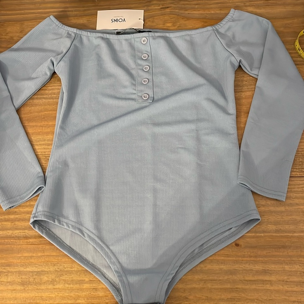 NWT Yoins Women’s Bodysuit Side Medium 3/4 Sleeves Faux Button Front Velcro